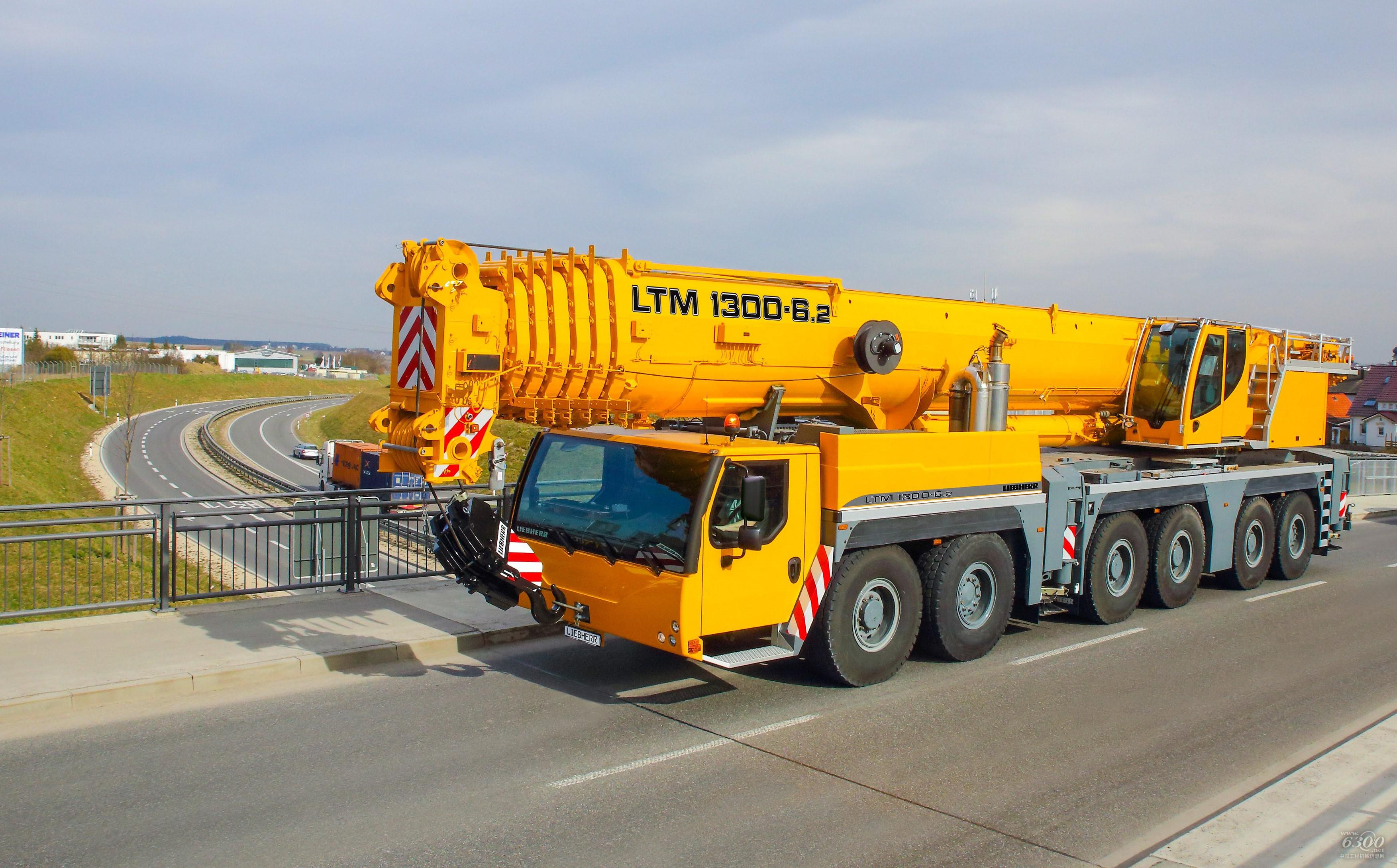 移动式起重机LTM 1300-6.2