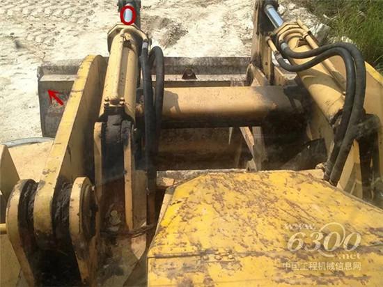 老铲车因销轴间隙过大,导致操作不到位?