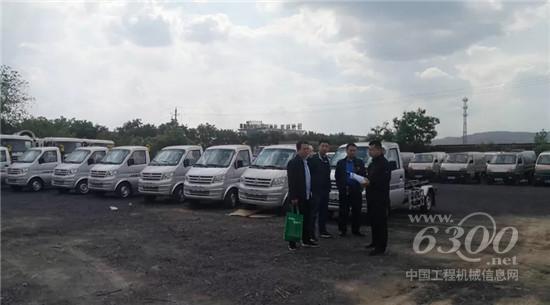 中集凌宇批量钩臂车扮靓汾阳