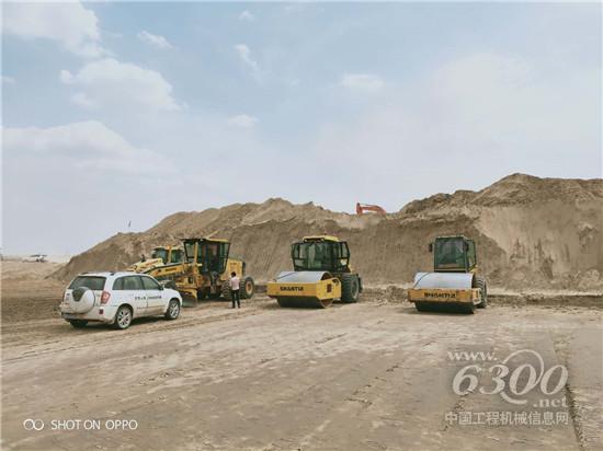 山推“客户关爱行”走进甘肃