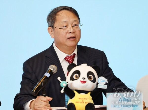 方向晨秘书长在发布会上介绍