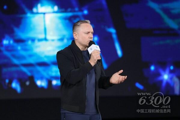 宝马集团负责客户、品牌及销售业务的董事高乐先生