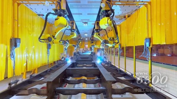 【图为欧冠G系列铝合金正圆两节液罐车】