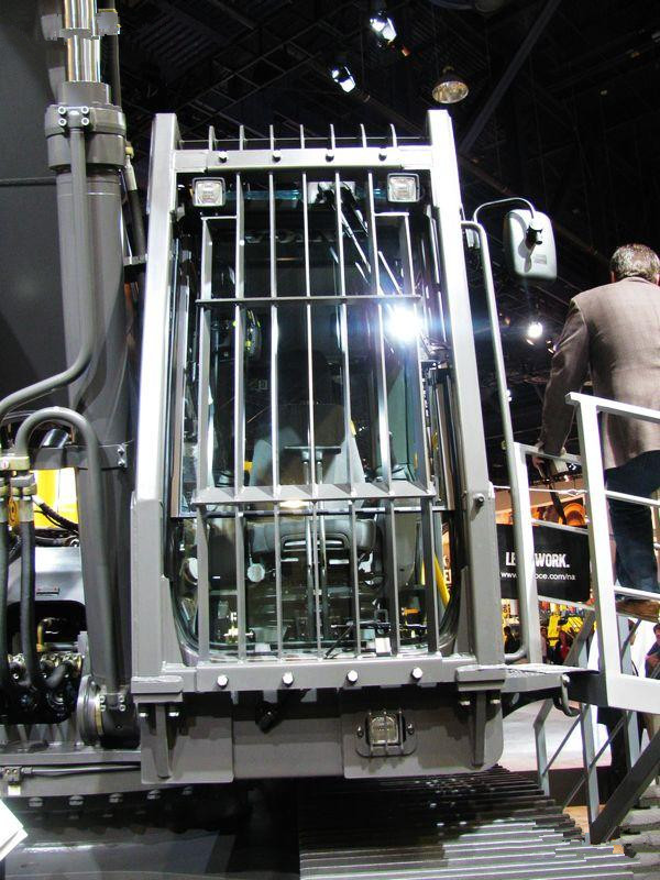 沃尔沃EC480D履带式挖掘机