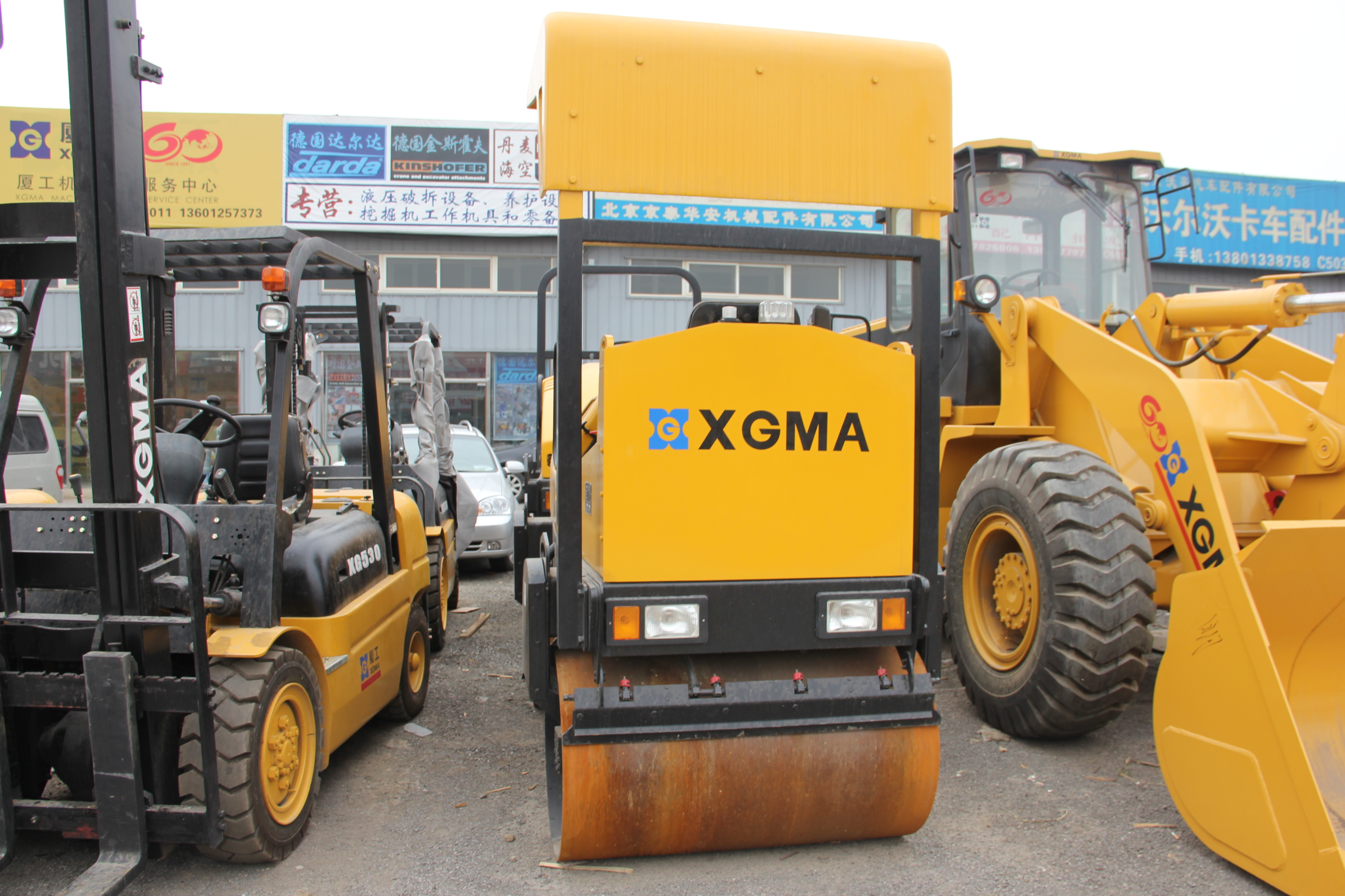 厦工XG6032D小型压路机