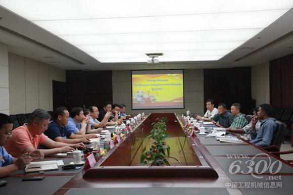 马来西亚多家公司到<a href=//product.d1cm.com/brand/shanjian/ target=_blank>陕建机</a>械参观洽谈