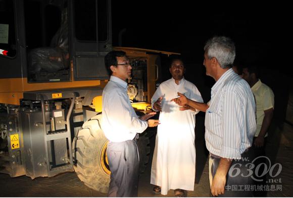 即使是夜晚,有问题第一时间赶到现场丨在海外,服务几乎是首要的