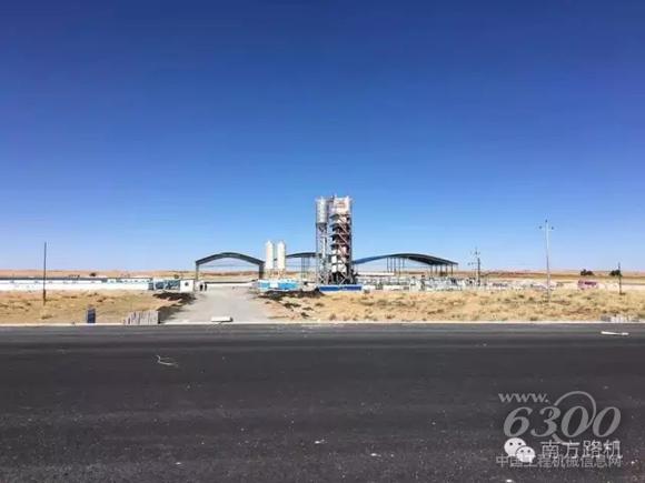 南方路机GLB5000<a href=//product.d1cm.com/liqingjiaoban/ target=_blank>沥青搅拌</a>设备在京新高速施工