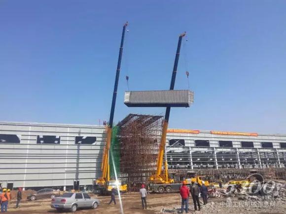 两台<a href=//product.d1cm.com/brand/xcmg/ target=_blank>徐工</a>G一代XCT25<a href=//product.d1cm.com/qichediao/ target=_blank>汽车起重机</a>