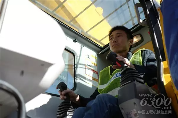 比赛一触即发,即便操作如此“高大上”的G一代,也难免紧张