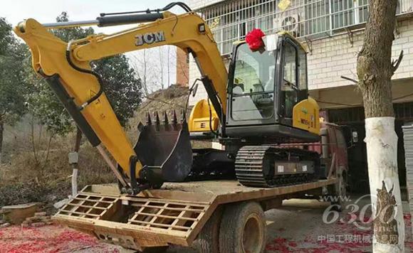 山重建机<a href=//product.d1cm.com/wajueji/ target=_blank>挖掘机</a>“出嫁”