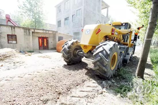 助力新农村建设 徐工成套路面设备安徽联合施工