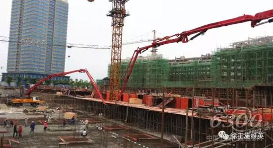 徐工泵车“双龙”助力江西红色之乡住宅建设获好评