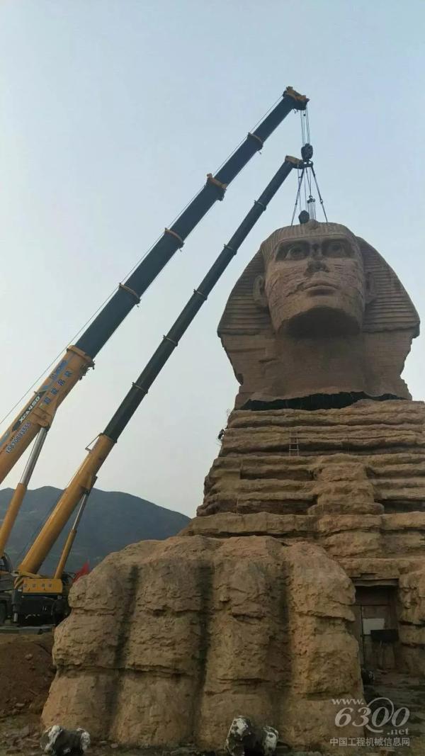 徐工XCA450和QAY260两台<a href=//product.d1cm.com/quandimiandiao/ target=_blank>全地面起重机</a>参与建设影视实景搭建
