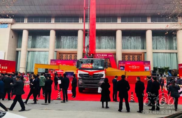 郑州站，所有客户一起欣赏三一<a href=//product.d1cm.com/bengche/ target=_blank>泵车</a>