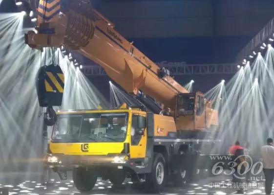 130吨TC 1300C7 <a href=//product.d1cm.com/qichediao/ target=_blank>汽车起重机</a>