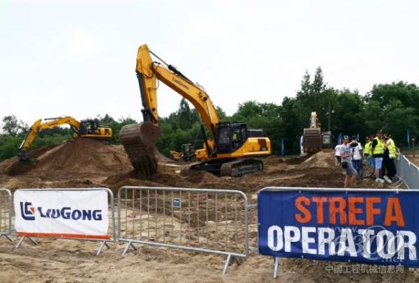 柳工波兰工厂参加柳工&锐斯塔设备体验日活动