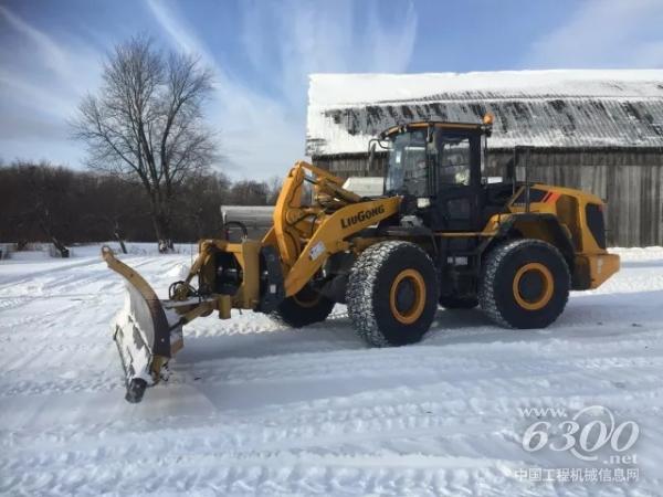 柳工<a href=//product.d1cm.com/tuituji/ target=_blank>推土机</a>设备