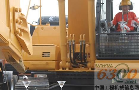 柳工挖掘机投高尔夫