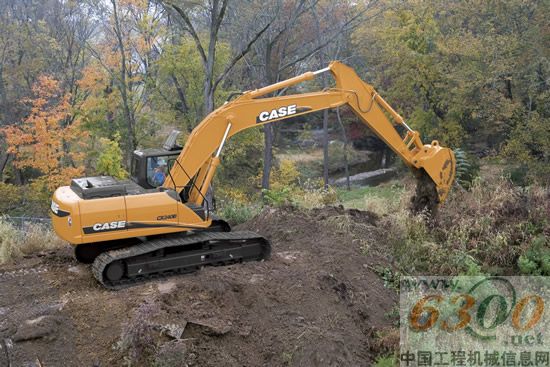 凯斯挖掘机工作照