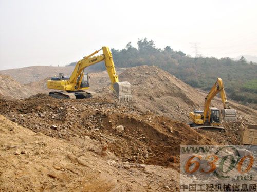 粗犷之下尽显柔美，操作柔和流畅，工地上的驾驶员纷纷前来试驾一致叫好。