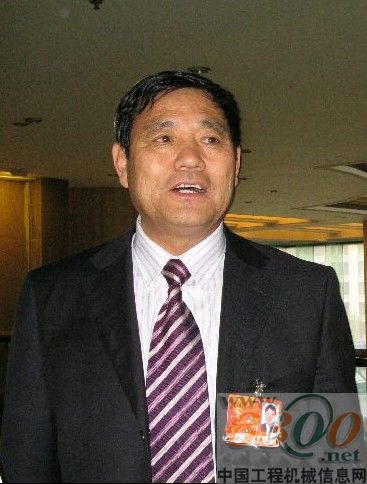 全国人大代表、华夏集团董事长夏春亭