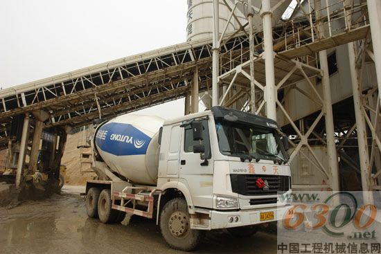 宇通混凝土搅拌车