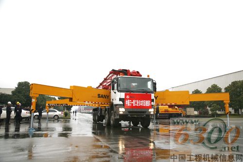 驰援日本泵车正在调试