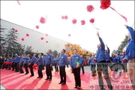 放飞喜悦的红绸子