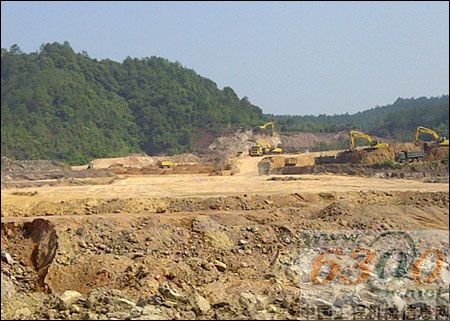 力士德,挖掘机,服务