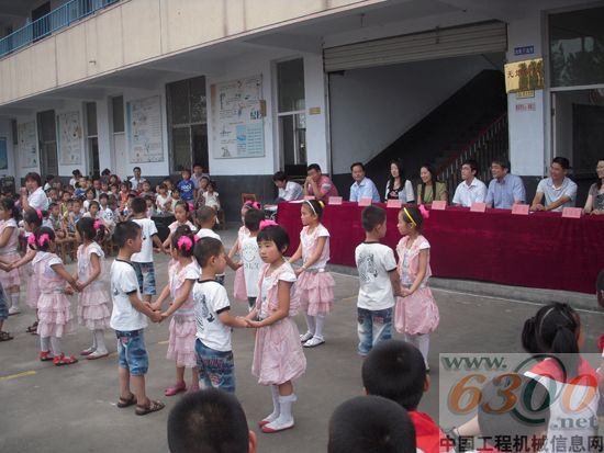 日立建机,社会责任