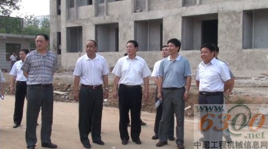 尹伯悦 山东常林工地视察