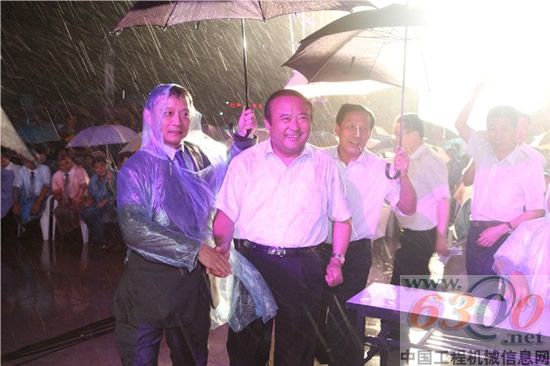 山重建机,挖掘机