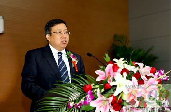 山推 总经理王飞