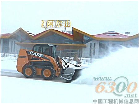 凯斯滑移装载机