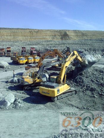 内蒙古白音华露天煤矿剥离现场