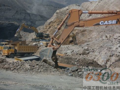 凯斯,挖掘机