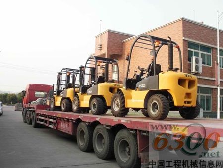 东方红 越野叉车