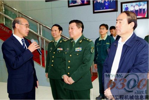 山东省军区司令员荣森之少将到山推调研