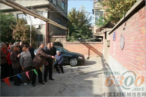 关注老人 山推关爱在行动