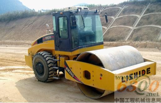 力士德,压路机,广西,高速公路,建设