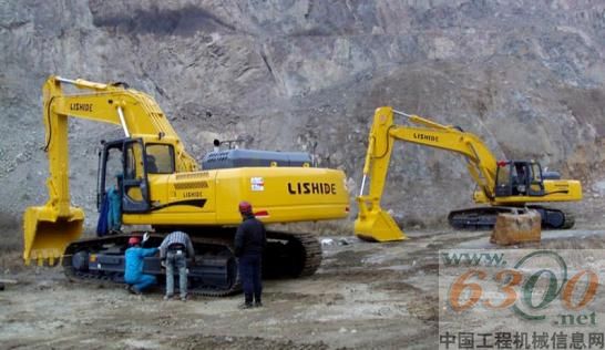 力士德,挖掘机