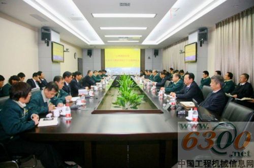 山推,学习,贯彻,十八大精神