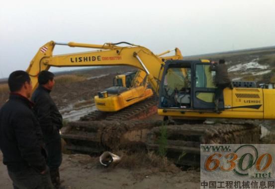 力士德水,挖掘机