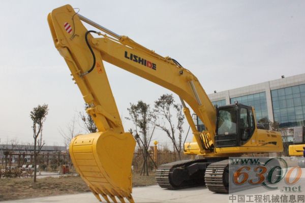 力士德,大型挖掘机