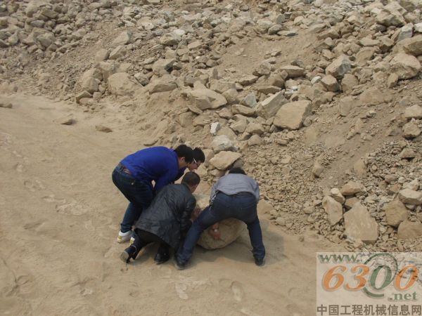 力士德,感恩客户暖春服务行