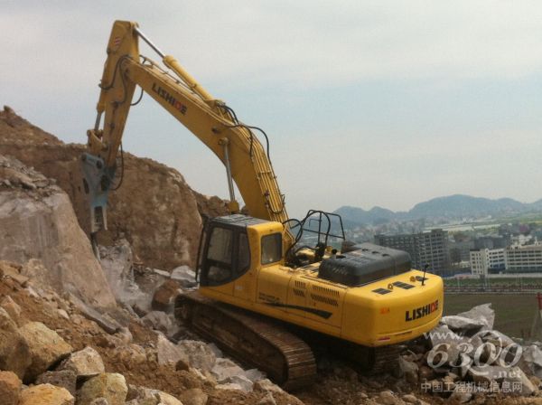 力士德SC485.8挖掘机移山填海显神威